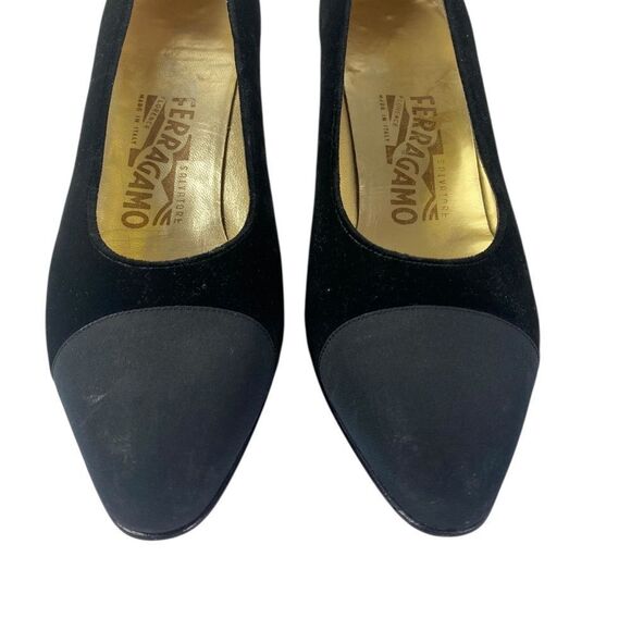 Ferragame 9B Black Pumps with kitten heel velvet w/silk toe - Picture 3 of 12